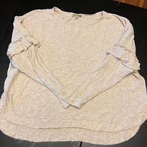 Waffle-weave long sleeve shirt with ruffle sleeve detail